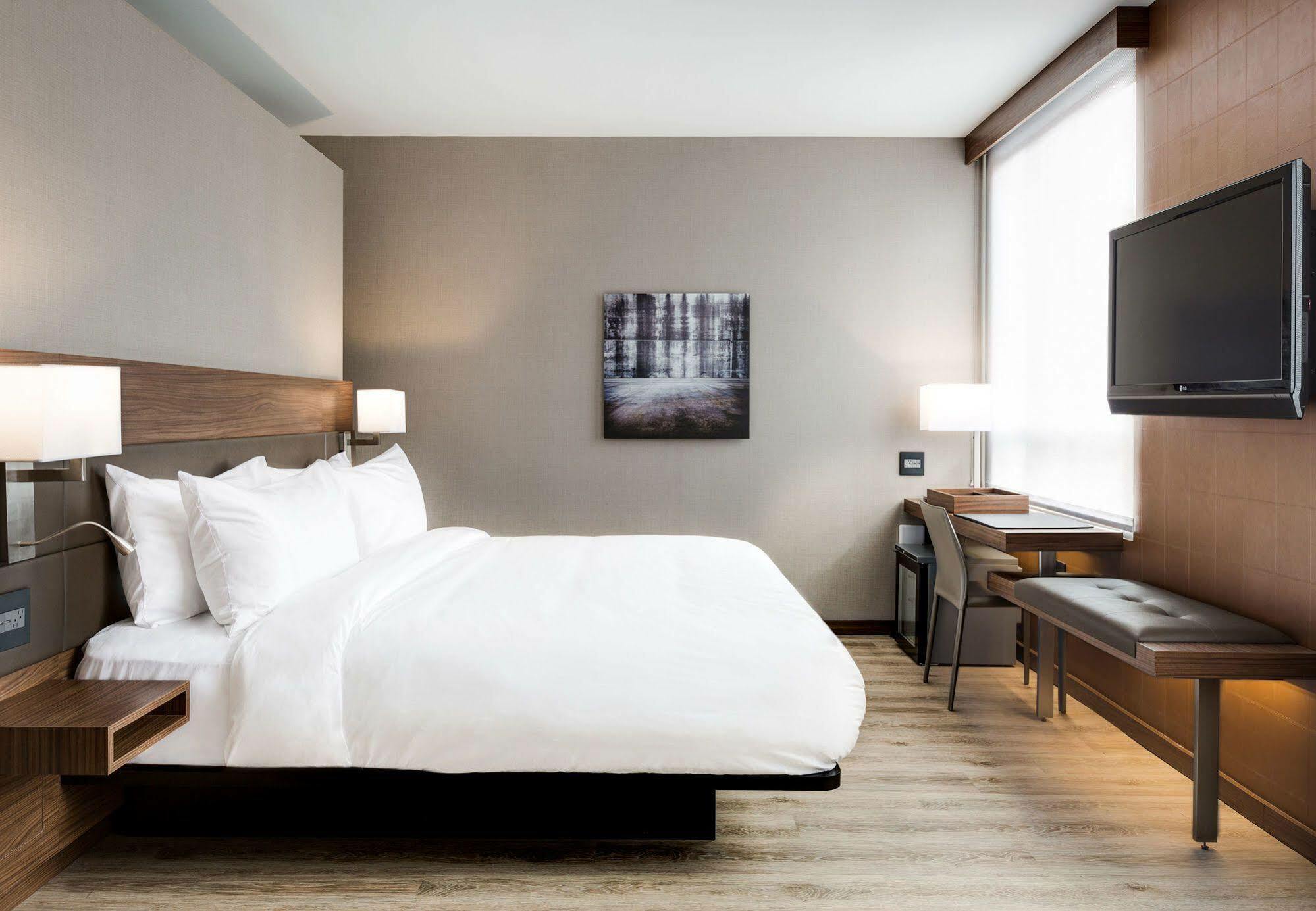 Ac Hotel By Marriott Boston Downtown Экстерьер фото